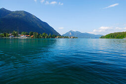 Lake Walchensee with village of Walchensee and Herzogstand and Jochberg in background, Upper Bavaria, Bavaria, Germany