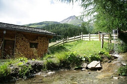 Almhütte in Kärnten nahe Heiligenblut, NP Hohe Tauern, Kärnten, Österreich