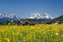 Krün, little village in Werdenfelser Land, Wetterstein range in background, Upper Bavaria, Bavaria, Germany