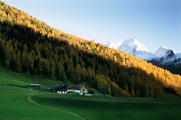 View over Riva di Tures to Riesenferner range, Trentino-Alto Adige/Südtirol, Italy