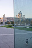 Blick zum Naturhistorischen Museum, Museumsquartier, Wien, Österreich