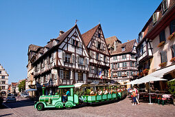 Rue des Marchands, Fachwerkhäuser in der Altstadt, Colmar, Elsass, Frankreich