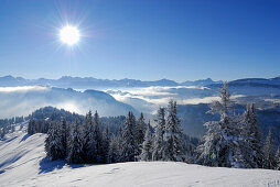 Snow-covered mountain scene, Riedberger Horn, ski resort Grasgehrenlifte, Obermaiselstein, Oberstdorf, Allgaeu range, Allgaeu, Swabia, Bavaria, Germany