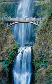 Wasserfall Multnomah Falls, Columbia River Gorge, Oregon, USA