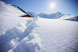 Hütte im Schnee, Skigebiet Sonnenkopf, Vorarlberg Österreich