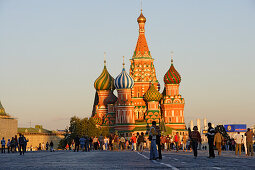 Basilius Kathedrale am südlichen Ende des Roten Platz, eigentlich Kathedrale des Basilius des Glückseligen, auch bekannt unter den Namen Mariae Schutz und Fuerbitten Kathedrale am Graben, Moskau, Russland