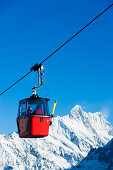 Gondola cable car Grindelwald-Maennlichen passing, Maennlichen, Grindelwald, Bernese Oberland, Canton of Bern, Switzerland