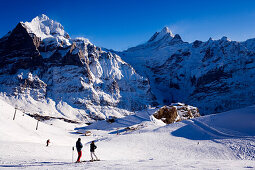 Slope, with restaurant First, Wetterhorn in background, First, Grindelwald, Bernese Oberland, Canton of Bern, Switzerland