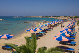 Leute am Strand, Corallina beach, Coral Bay, bei Pafos, Südzypern, Zypern