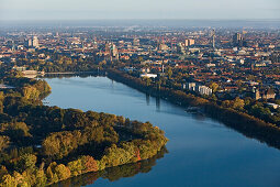 Blick auf Hannover mit Maschsee, Niedersachsen, Deutschland