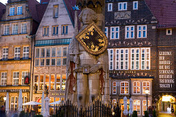 Market square in Bremen at night with Roland statue and town houses, [The city was accepted as a World Heritage Site by UNESCO], Bremen, Germany, Europe