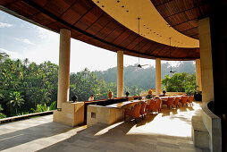 Menschenleere Bar mit Aussicht, Hotel Four Seasons, Sayan, Ubud, Zentral Bali, Indonesien, Asien