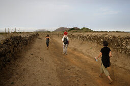 Hikers, Family hiking, Camino de la Virgin, Malpaso, El Hierro, Canary Islands, Spain