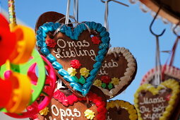 Gingerbread hearts, Cannstatter Volksfest, Stuttgart, Baden-Wurttemberg, Germany