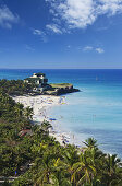 Blick über den Sandstrand zum Hotel Villa Dupont, Varadero, Matanzas, Kuba