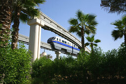 Monorail auf der Palm Jumeirah im Sonnenlicht, Dubai, VAE, Vereinigte Arabische Emirate, Vorderasien, Asien