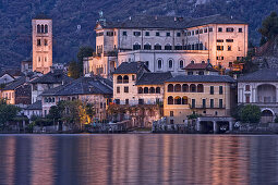 Isola San Giulio und Basilica di S.Giulio, Lago d' Orta, Piemont, Italien