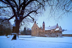 Vischering moated castle, near Luedinghausen, Muensterland, North Rhine-Westphalia, Germany