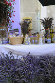 Lavendel auf provencalischem Markt in Buis, Buis-les-Baronnies, Haute Provence, Frankreich, Europa