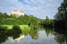 View of castle Willibaldsburg, Altmuehltal cycle trail, Altmuehl valley nature park, Altmuehl, Eichstaett, Bavaria, Germany