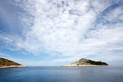 Kornaten Insel unter Wolkenhimmel, Kroatien, Europa