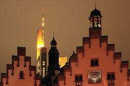 Giebel vom Römer, Rathaus, Commerzbank Hochhaus, Frankfurt am Main, Hessen, Deutschland
