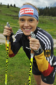 Evi Sachenbacher-Stehle, Goldmedaillengewinnerin von Vancouver, beim Nordic Walking Training auf der Eggenalm, Reit im Winkl, Bayern, Deutschland, Europa