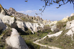 Mountainbiker im Rosa Tal, Uchisar, Göreme-Tal, Kappadokien, Türkei