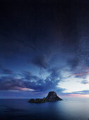 Blick von Ibiza auf Es Vedra und Es Vedranell, Balearische Inseln, Spanien