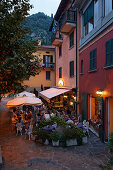 Restaurants, Abendstimmung, Varenna, Comer See, Lombardei, Italien