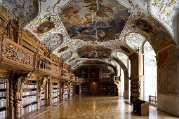 Stiftsbibliothek im Kloster Waldsassen, eine Abtei der Zisterzienserinnen in Waldsassen, Oberpfalz, Bayern, Deutschland, Europa