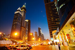 Beleuchtete Wolkenkratzer, Dubai-Stadt, Dubai, Vereinigte Arabische Emirate (VAE)