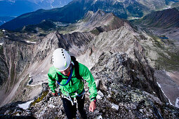 Bergsteiger am Nordgrat, Acherkogel, Stubaier Alpen, Tirol, Österreich