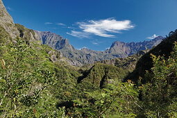 Gebirge im Sonnenlicht, Cirque de Cilaos, La Reunion, Indischer Ozean