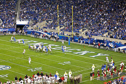 American Football Game, volles Stadion, Football Spiel der Mannschaften Kentucky Wildcats gegen Georgia Bulldogs, College Mannschaft, Lexington, Kentucky, Vereinigte Staaten von Amerika, USA