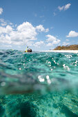 Taucher vor Wilson Island, Teil des Capricornia Cays National Park, Great Barrier Reef Marine Park, UNESCO Weltnaturerbe, Queensland, Australien