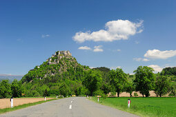 Straße führt auf Burg Hochosterwitz zu, Kärnten, Österreich, Europa