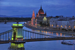 Danube river, House of Parliament and Chain Bridge in the evening, Budapest, Hungary, Europe