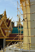 Maler auf Bambusgerüst, Königlicher Palast, Phnom Penh, Kambodscha