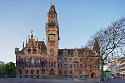 Blick auf St. Johanner Rathaus am Morgen, Nauwieser Viertel, Saarbrücken, Saarland, Deutschland, Europa