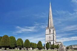 Friedhof der Pfarrkirche St. Mary's, Painswick, Gloucestershire, Cotswolds, England, Großbritannien, Europa