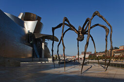 Skulptur Mama Spinne vor dem Guggenheim Museum Moderner und Zeigenössischer Kunst, Bilbao, Provinz Bizkaia, Baskenland, Euskadi, Nordspanien, Spanien, Europa