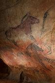 Horses, prehistoric painting, cave painting, about 15000 BC, Cueva de Tito Bustillo, cave near Ribadesella, replica, Parque de la Prehistoria de Teverga, Teverga, Park of Prehistory in Teverga, province of Asturias, Principality of Asturias, Northern Spai