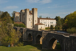 Moulin des Tours, Moulin fortifie d´Henri IV, fortified mill of Henry IV, Pont Roman, bridge, Gelise river, Lavardac, Departement Lot et Garonne, Aquitaine, Frankreich