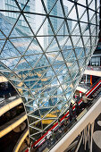 Glas und Rolltreppe im MyZeil Einkaufszentrum, Architekt Massimiliano Fuksas, Frankfurt, Hessen, Deutschland, Europa