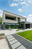 Einfamilienhaus mit überdachter Terrasse, Neuenkirchen, Nordrhein-Westfalen, Deutschland