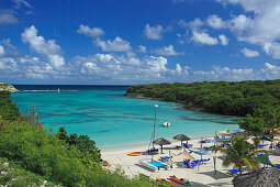 Blick über Strand im The Veranda Resort, Antigua, Westindische Inseln, Karibik, Mittelamerika, Amerika