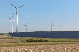 Solaranlage Windpark und Solaranlage an der A 14 bei Bockelwitz, regenerative Energien, ökologisch, Sachsen, Deutschland