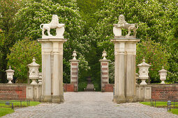 Portal am Vorwerk, Schloss Nordkirchen, Münsterland, Nordrhein- Westfalen, Deutschland, Europa