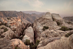 Felsformationen im Gebirge, Dana Naturreservat, UNESCO Weltnaturerbe, Dana, Jordanien, Naher Osten, Asien